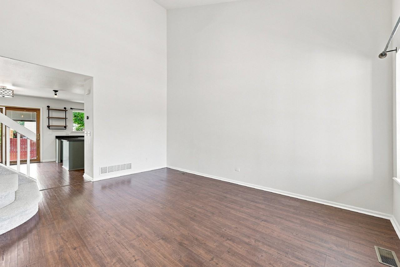 3255 Heather Glen Dr - Photo 2 of 34