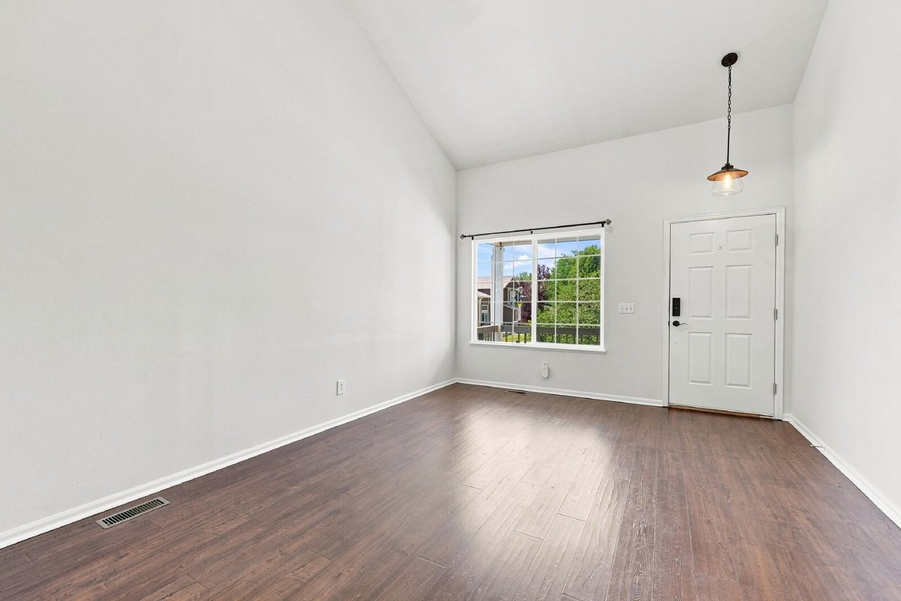 3255 Heather Glen Dr - Photo 3 of 34