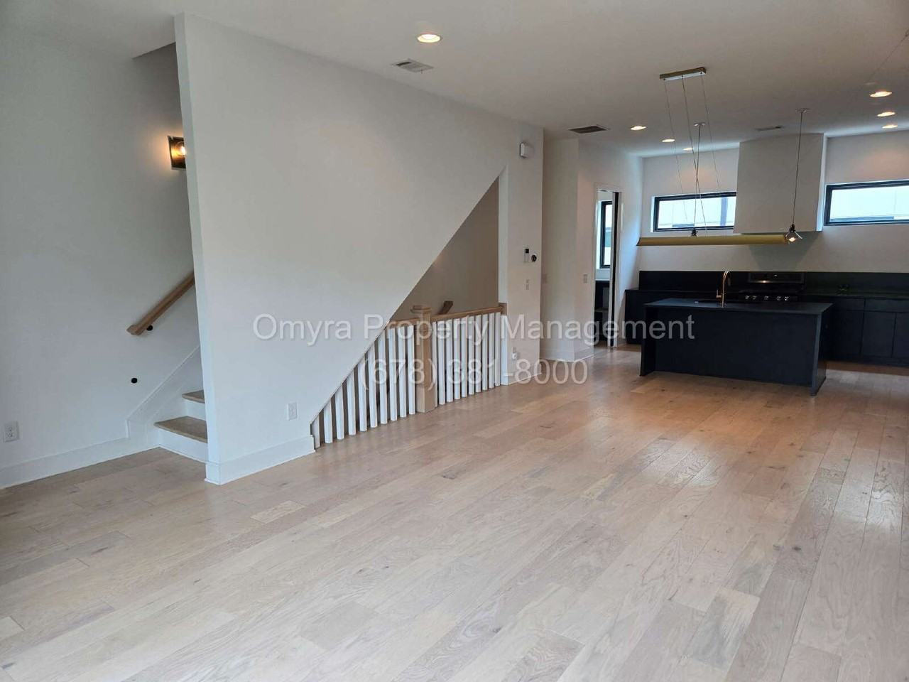 1307 Glenwood Ave Se - Photo 3 of 19