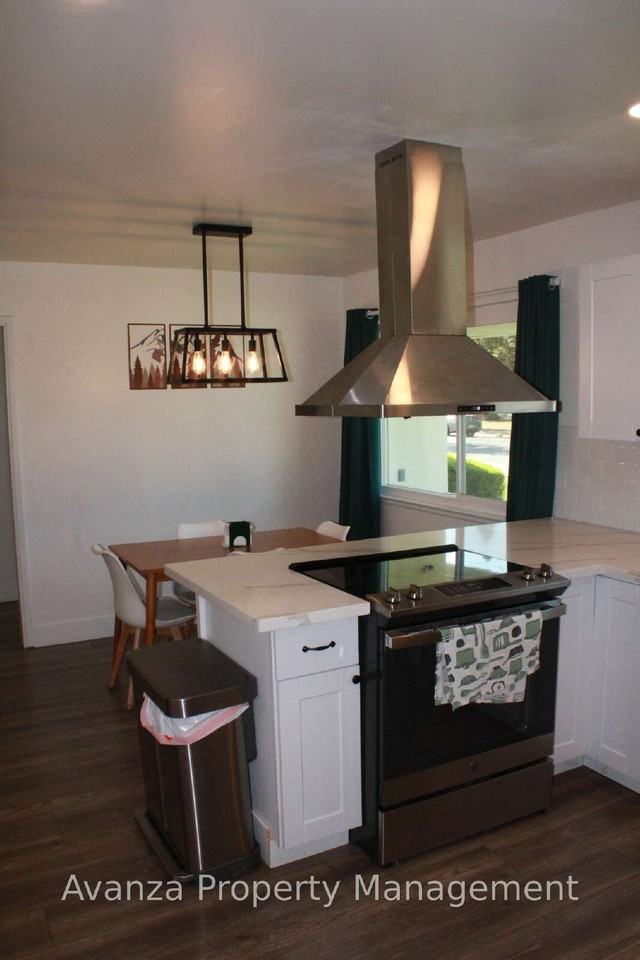 725 W Rialto Ave - Photo 5 of 26