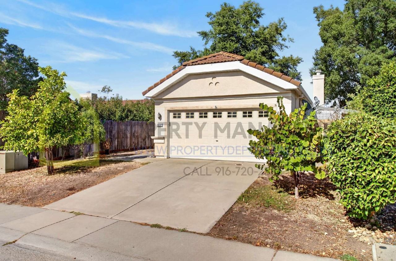 8072 Bothwell Dr - Photo 2 of 50