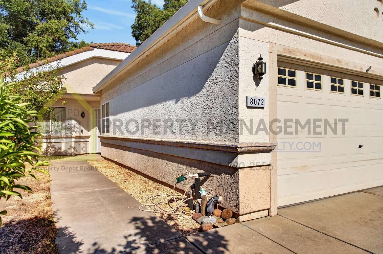 8072 Bothwell Dr - Photo 4 of 50