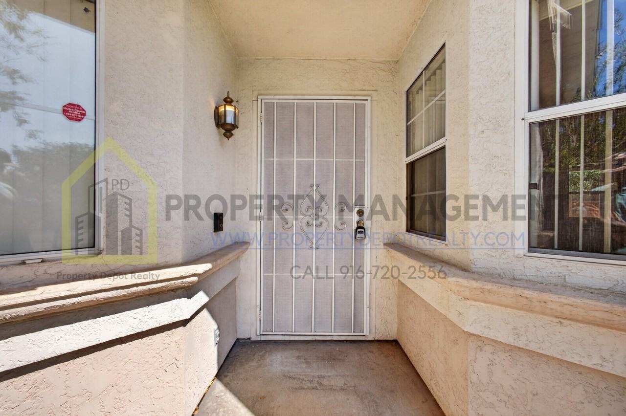 8072 Bothwell Dr - Photo 5 of 50