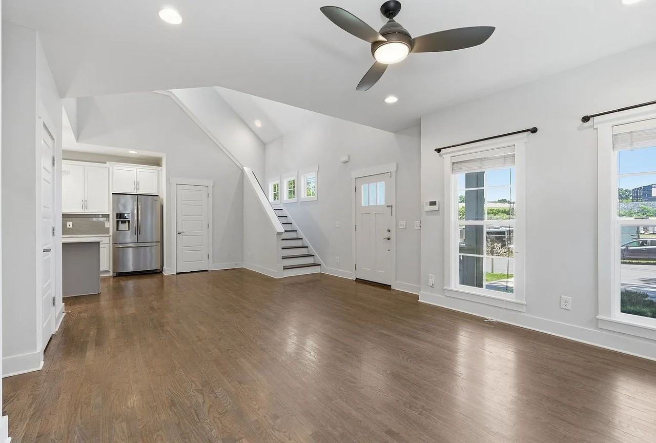 1224 Bessie Ave - Photo 3 of 33