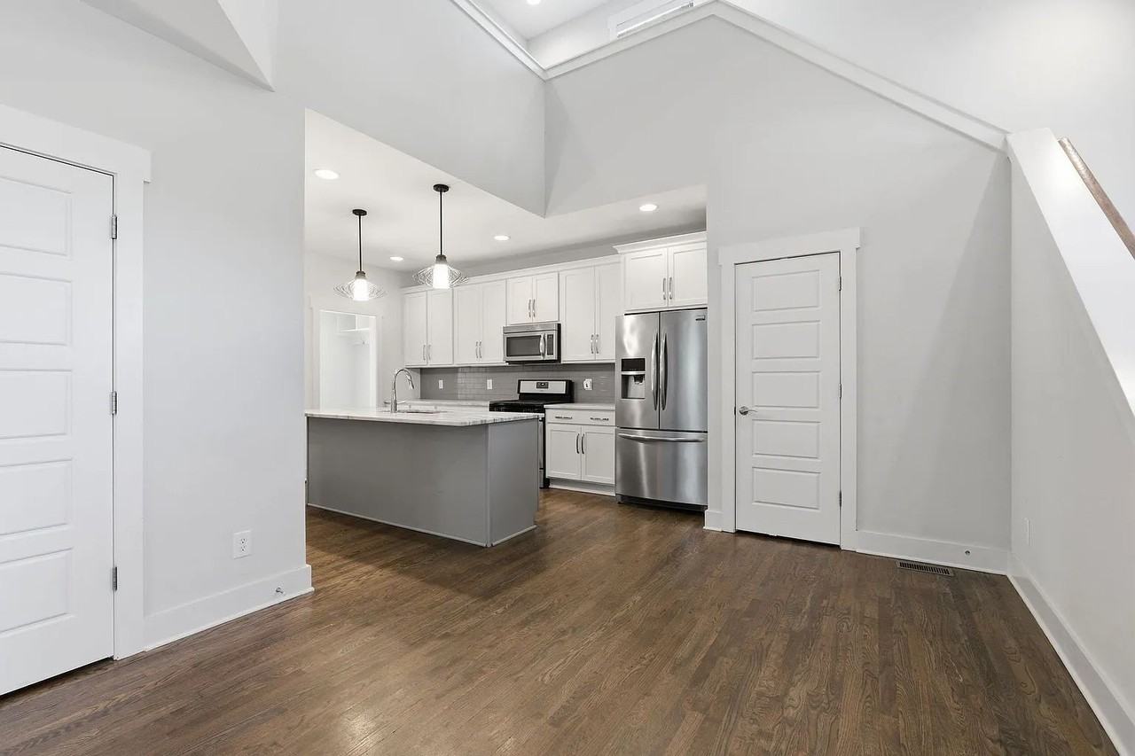 1224 Bessie Ave - Photo 5 of 33