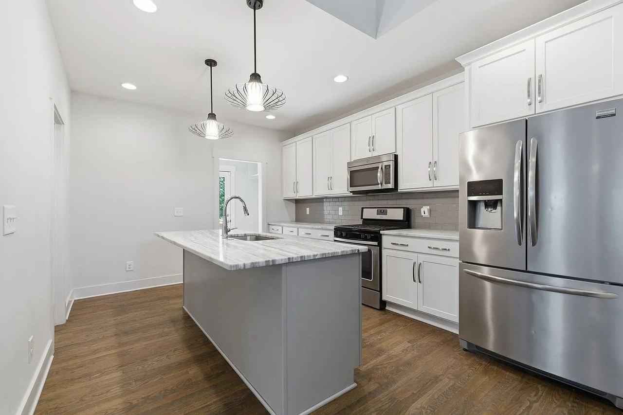 1224 Bessie Ave - Photo 6 of 33