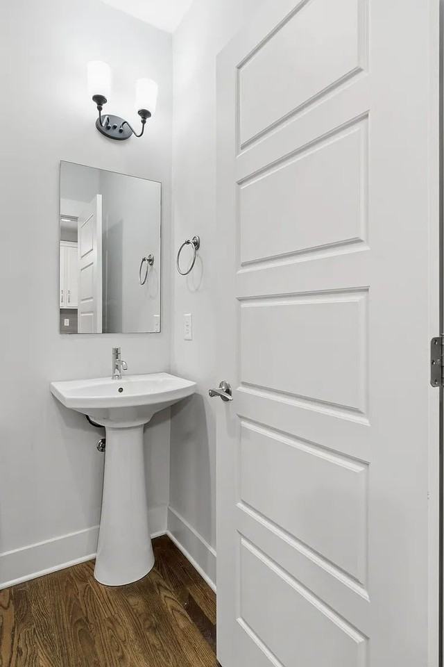 1224 Bessie Ave - Photo 7 of 33