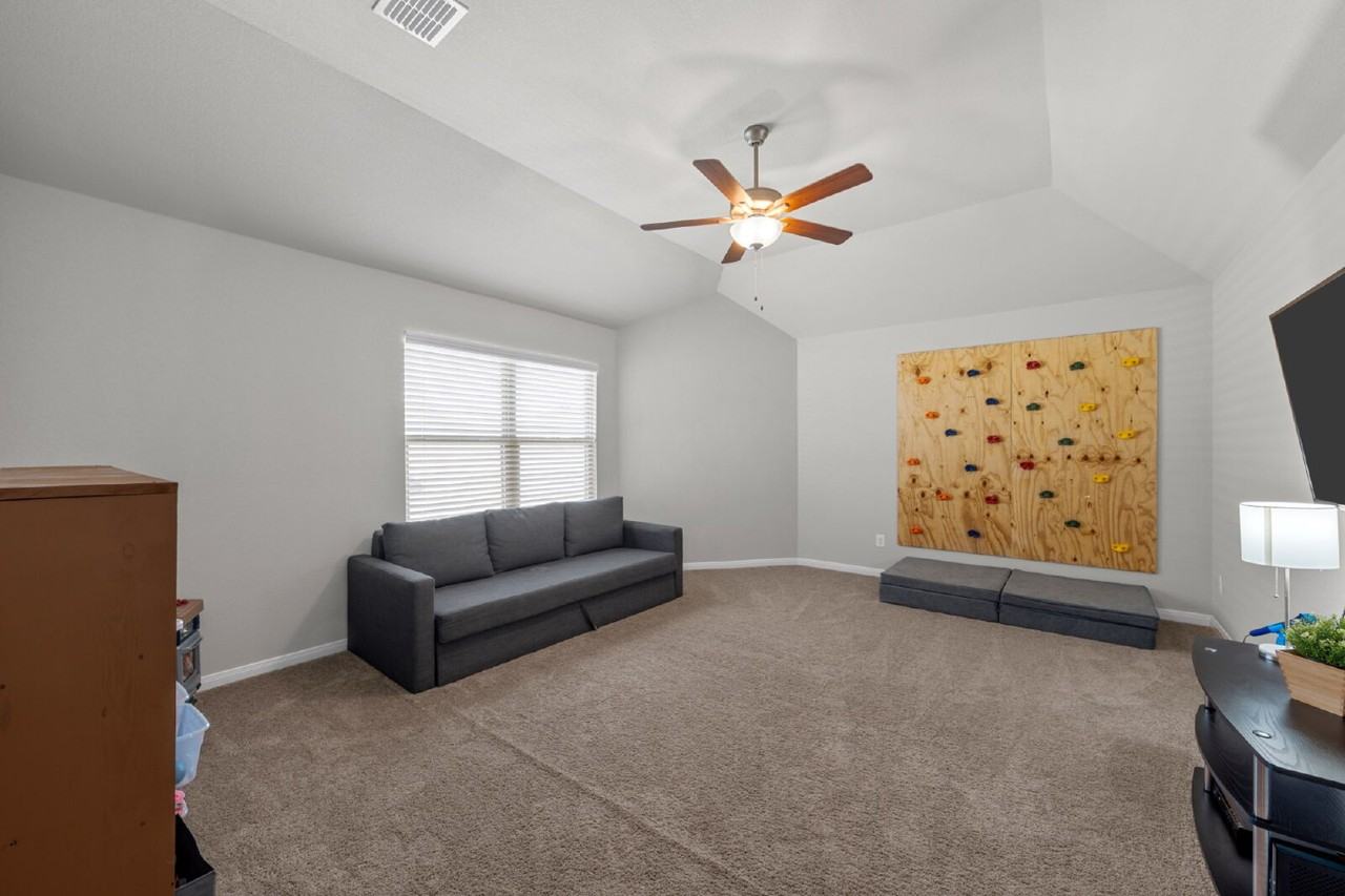 10232 Driskill Dr - Photo 7 of 17