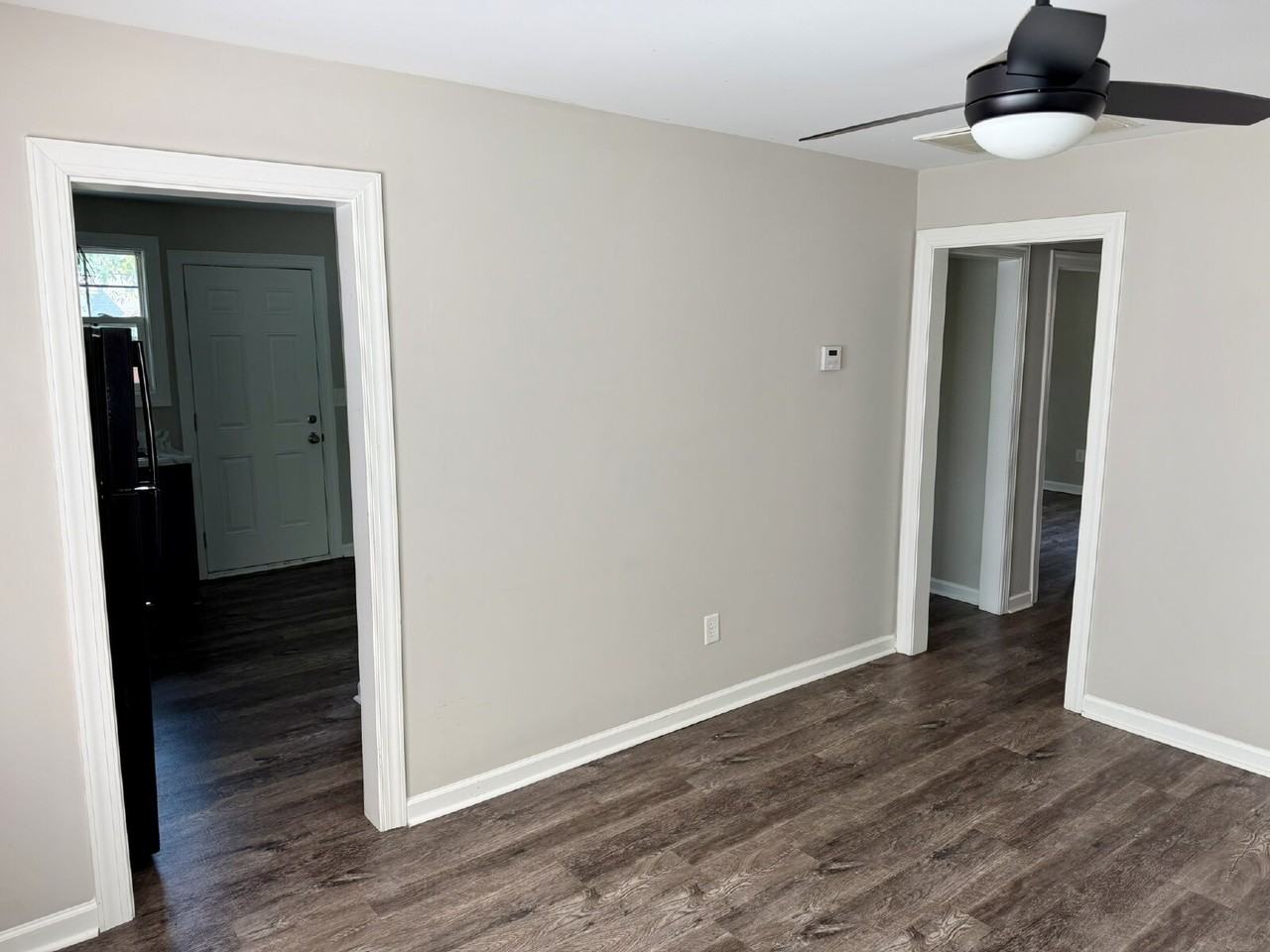 2020 Greenwood Cir #B - Photo 3 of 11
