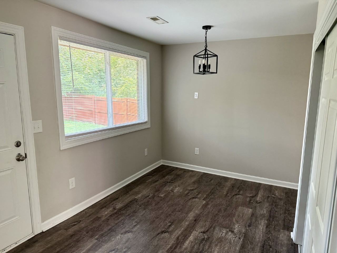 2020 Greenwood Cir #B - Photo 5 of 11