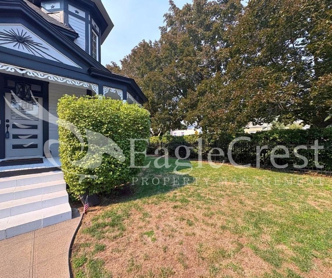 345 E Birch St - Photo 6 of 50