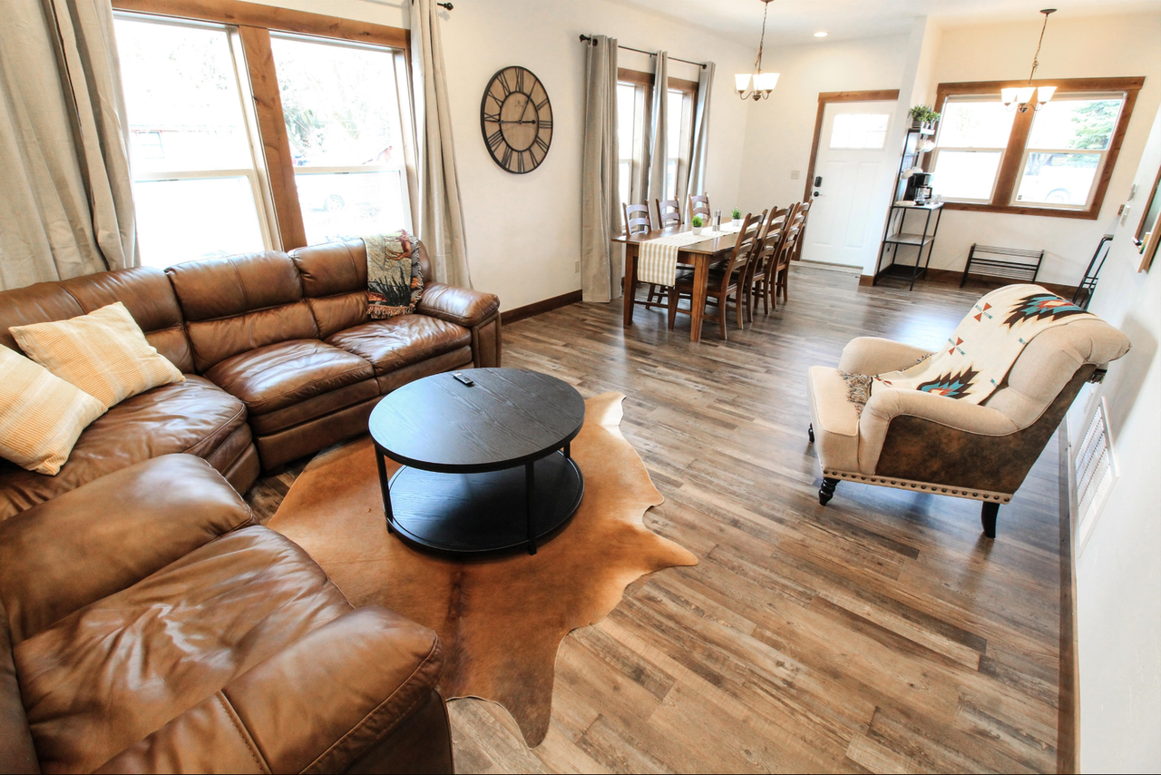 1029 4th Ave W