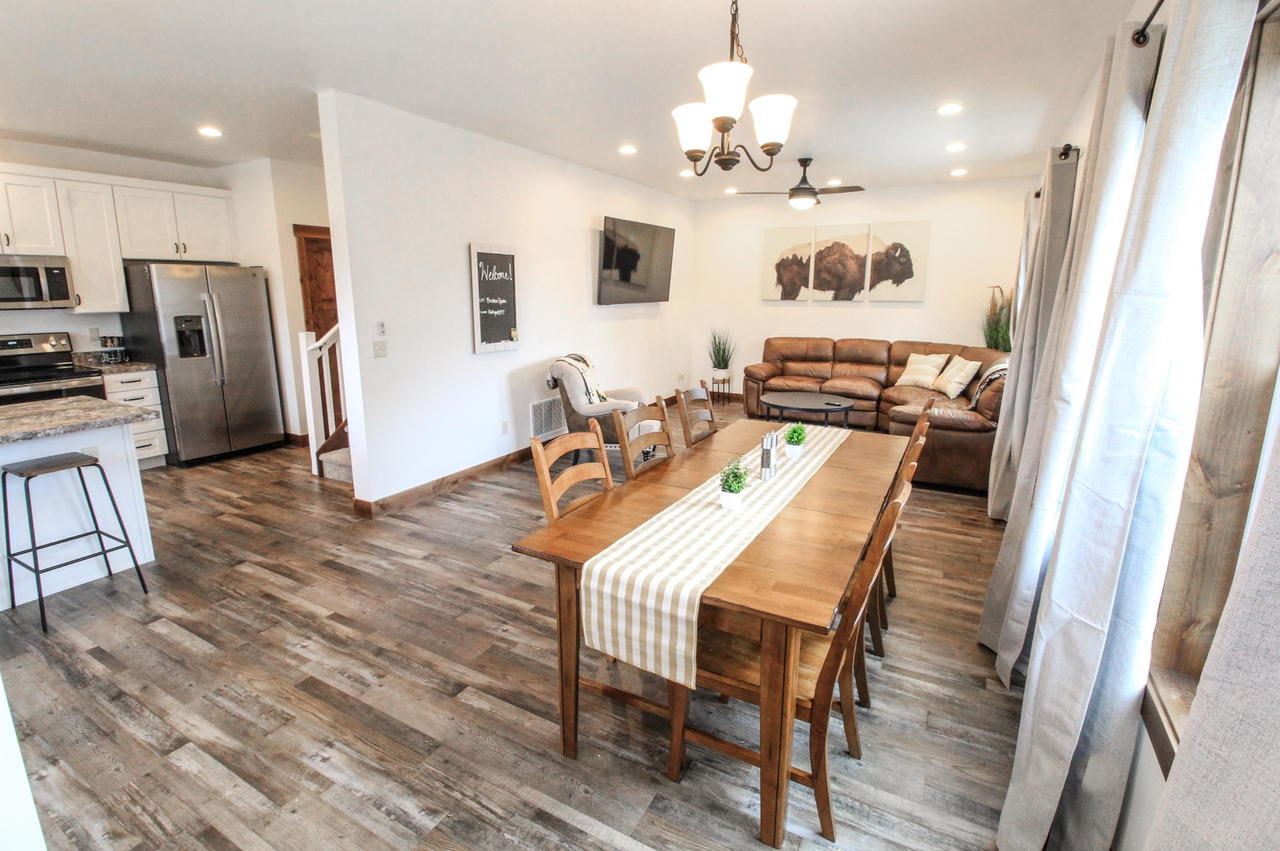 1029 4th Ave W - Photo 6 of 20