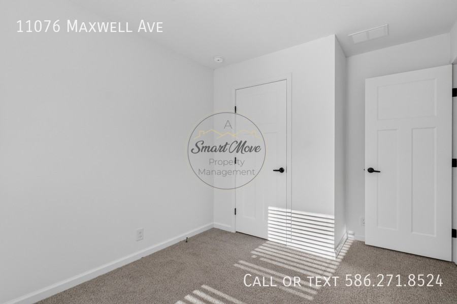 11076 Maxwell Ave - Photo 4 of 23