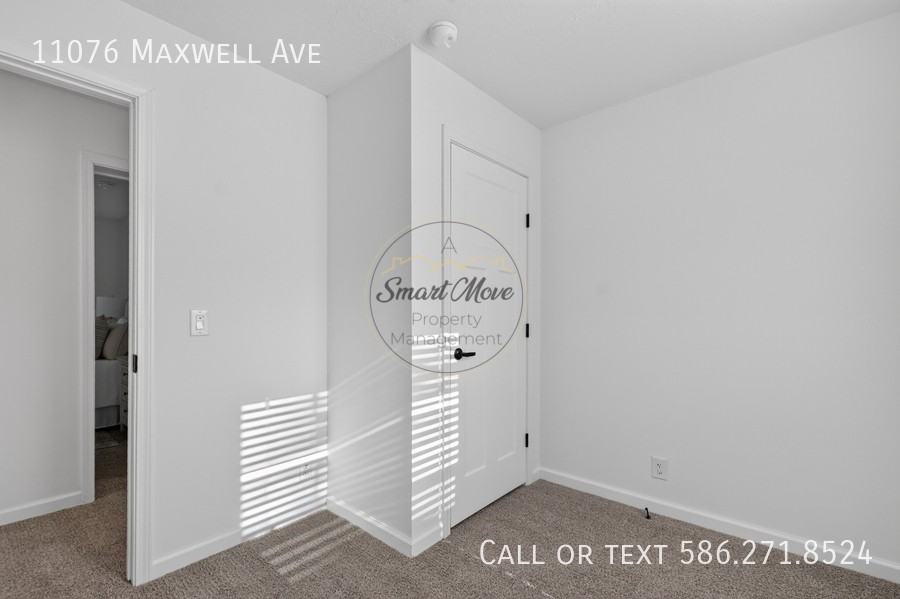 11076 Maxwell Ave - Photo 6 of 23