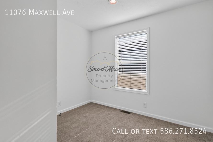 11076 Maxwell Ave - Photo 7 of 23