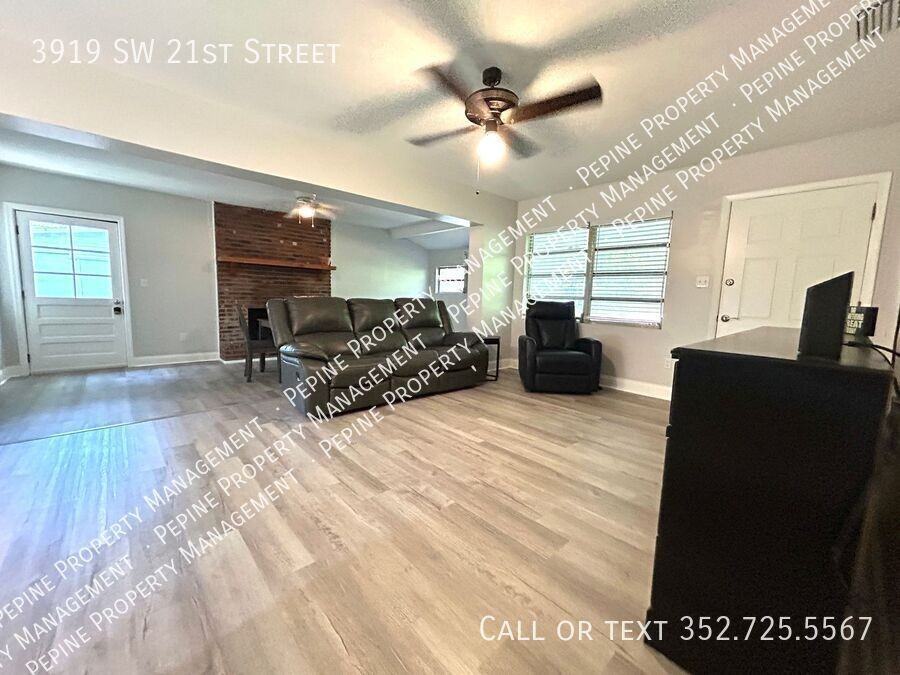 3919 Sw 21st St - Photo 2 of 25