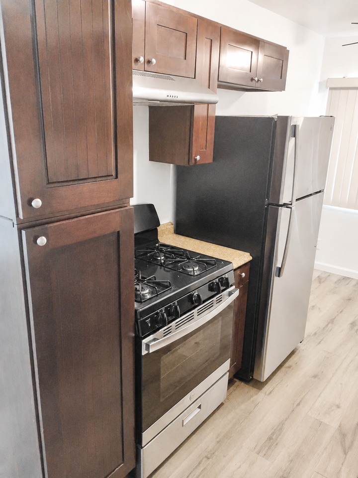 5242 Cahuenga Blvd #3 - Photo 2 of 5