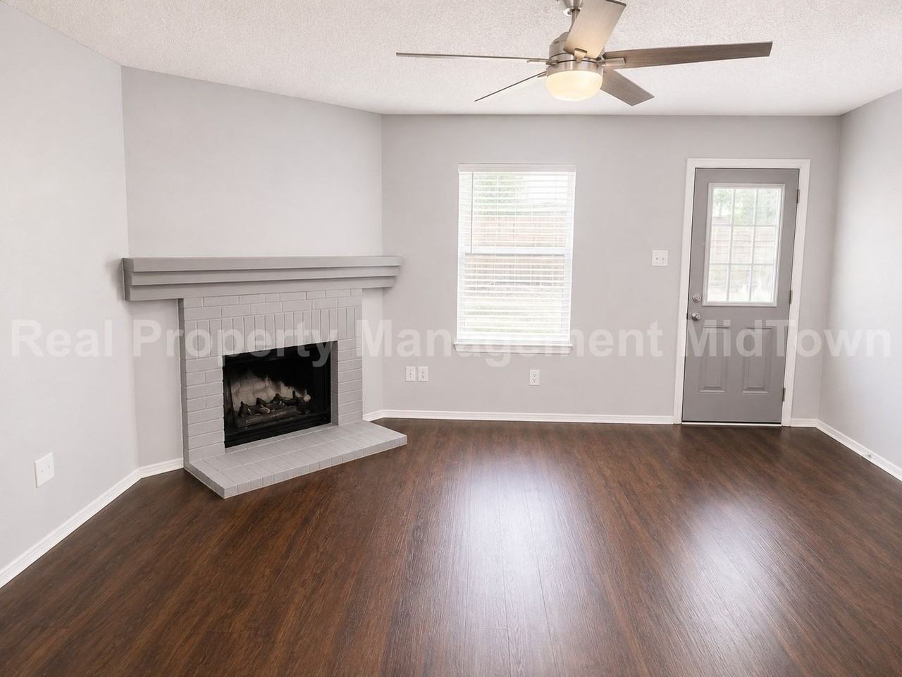 1004 Mazourka Dr - Photo 2 of 14