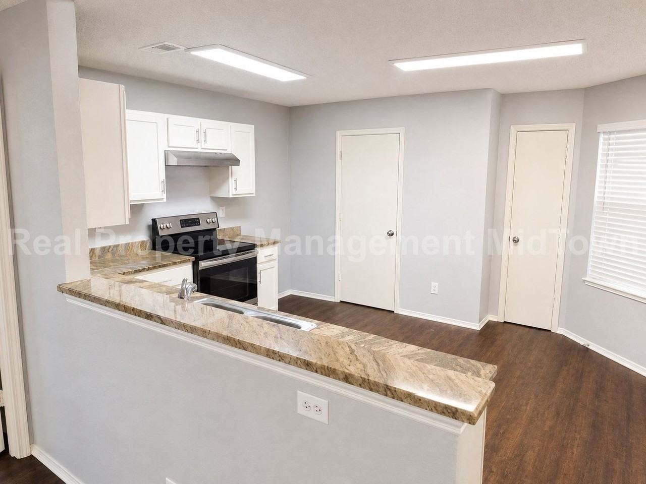 1004 Mazourka Dr - Photo 4 of 14