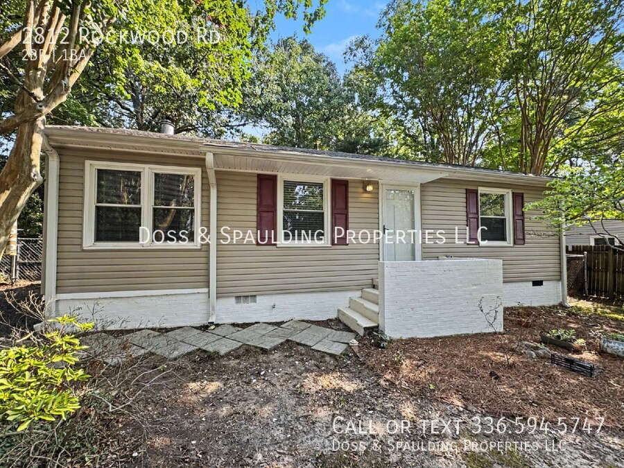 2812 Rockwood Rd - Photo 2 of 19