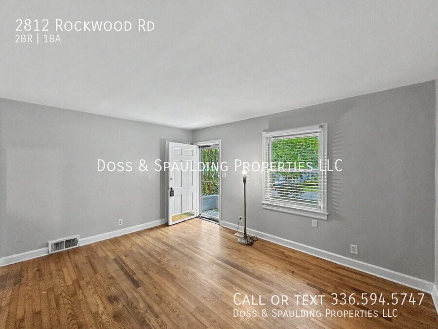 2812 Rockwood Rd - Photo 5 of 19
