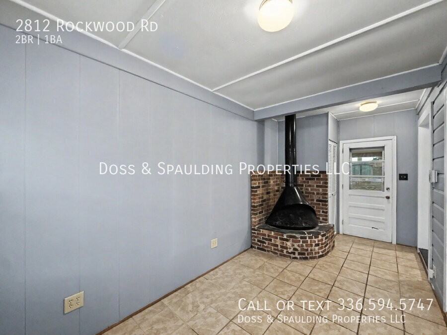 2812 Rockwood Rd - Photo 6 of 19