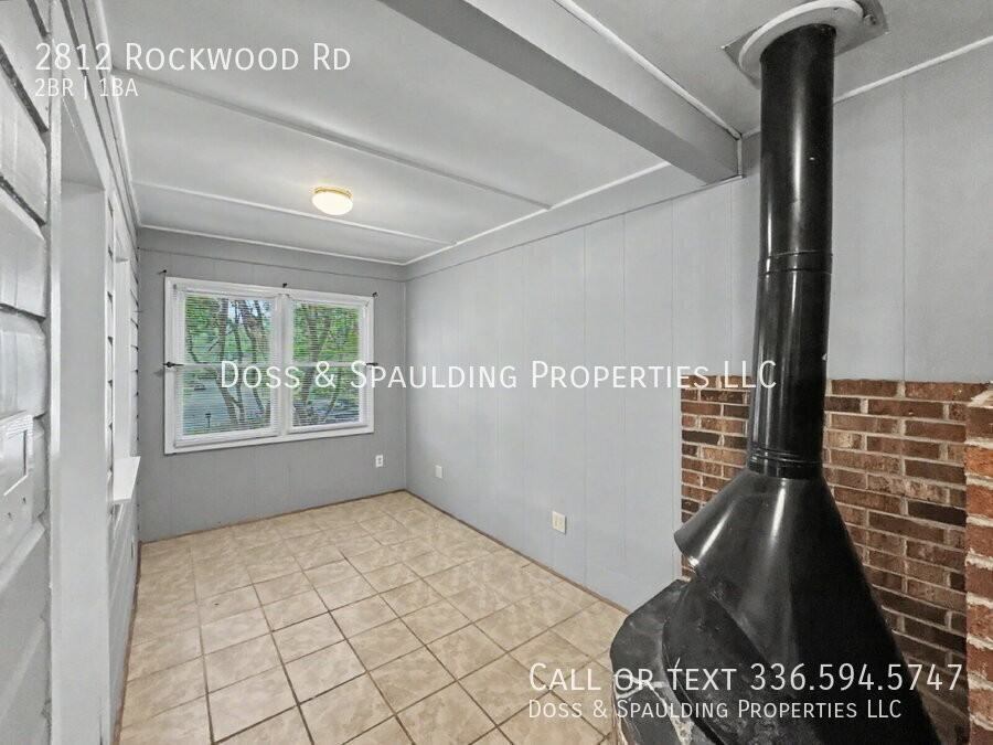 2812 Rockwood Rd - Photo 7 of 19