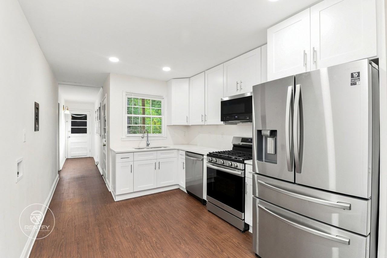 3700 Driftwood Dr #3702 - Photo 5 of 15