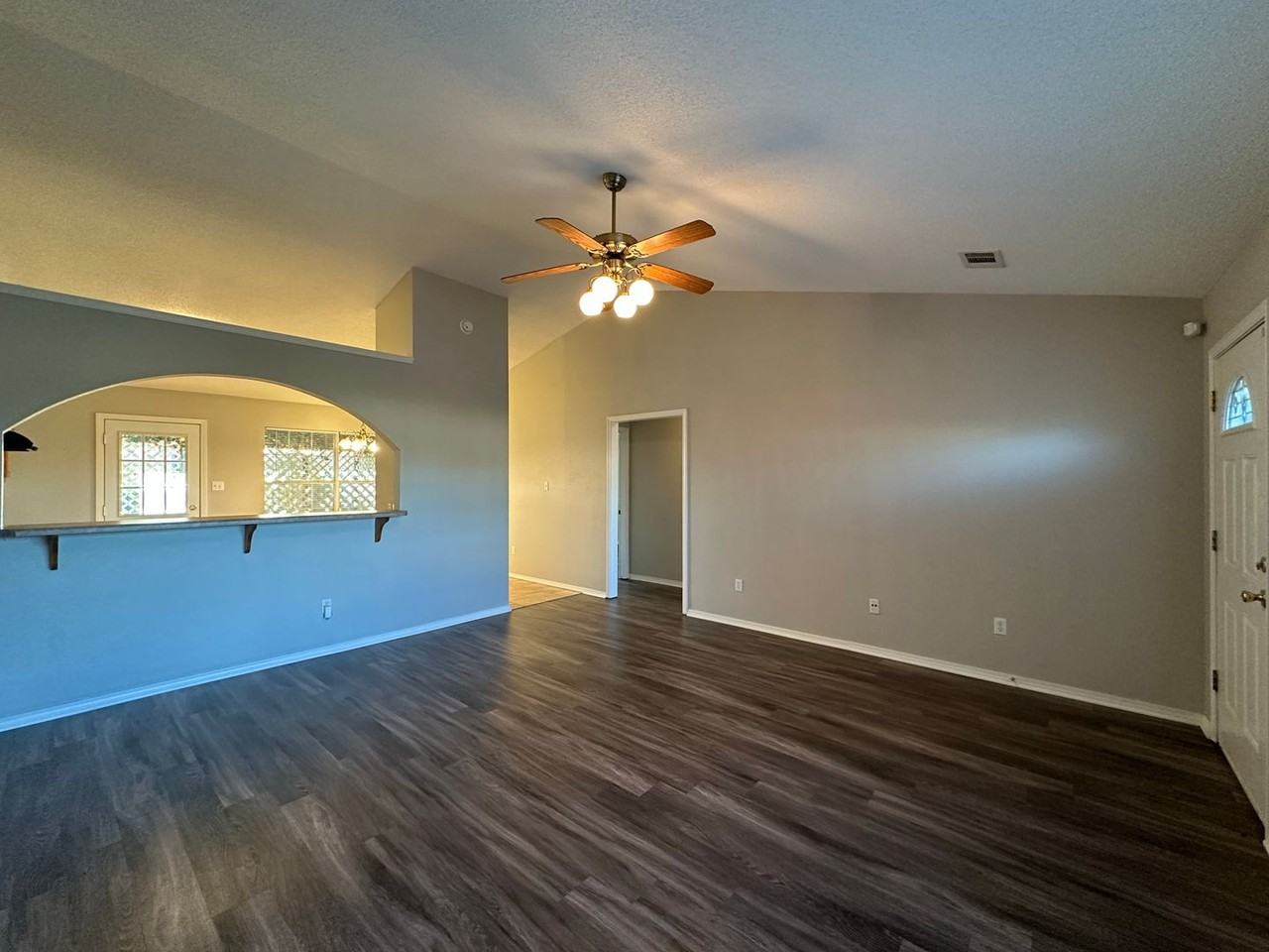 700 S 39th St - Photo 4 of 23