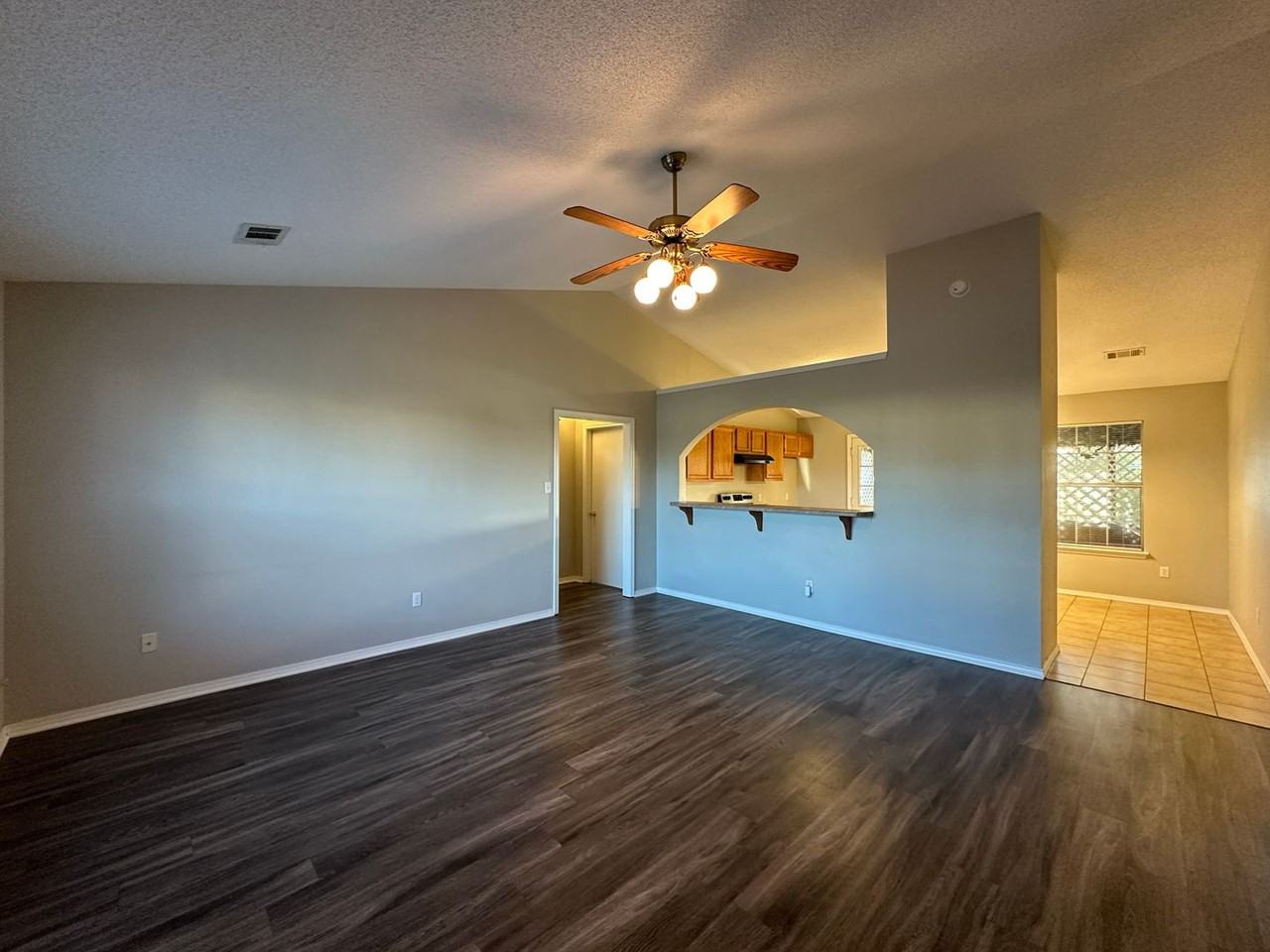 700 S 39th St - Photo 5 of 23