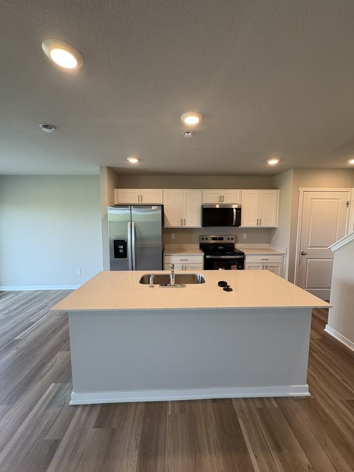 1069 Daisy Ln #1 - Photo 5 of 37