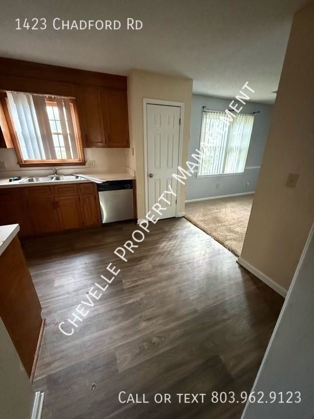 1423 Chadford Rd - Photo 6 of 14