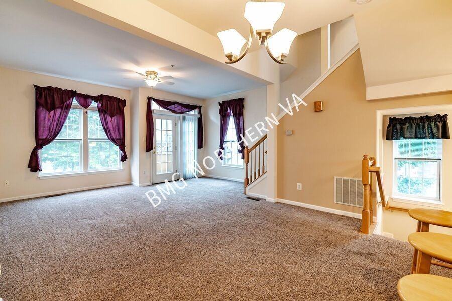 5819 Pearson Ln - Photo 4 of 24