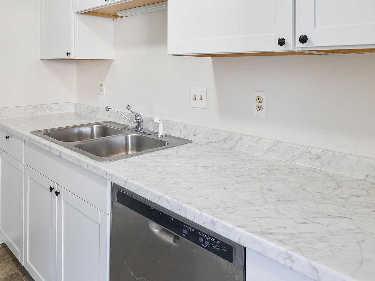 1189 Ashborough Dr Se #F - Photo 4 of 17