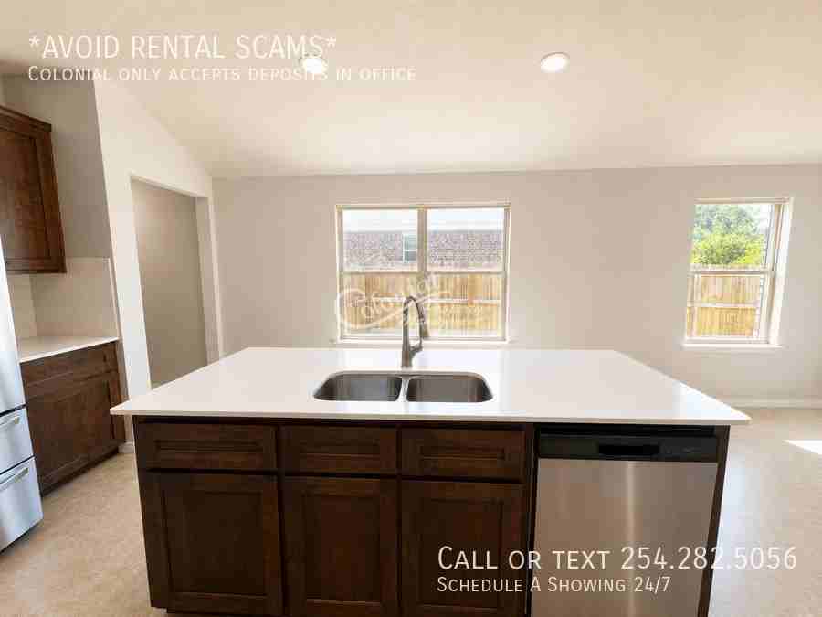 1460 Dryden Ave - Photo 4 of 16