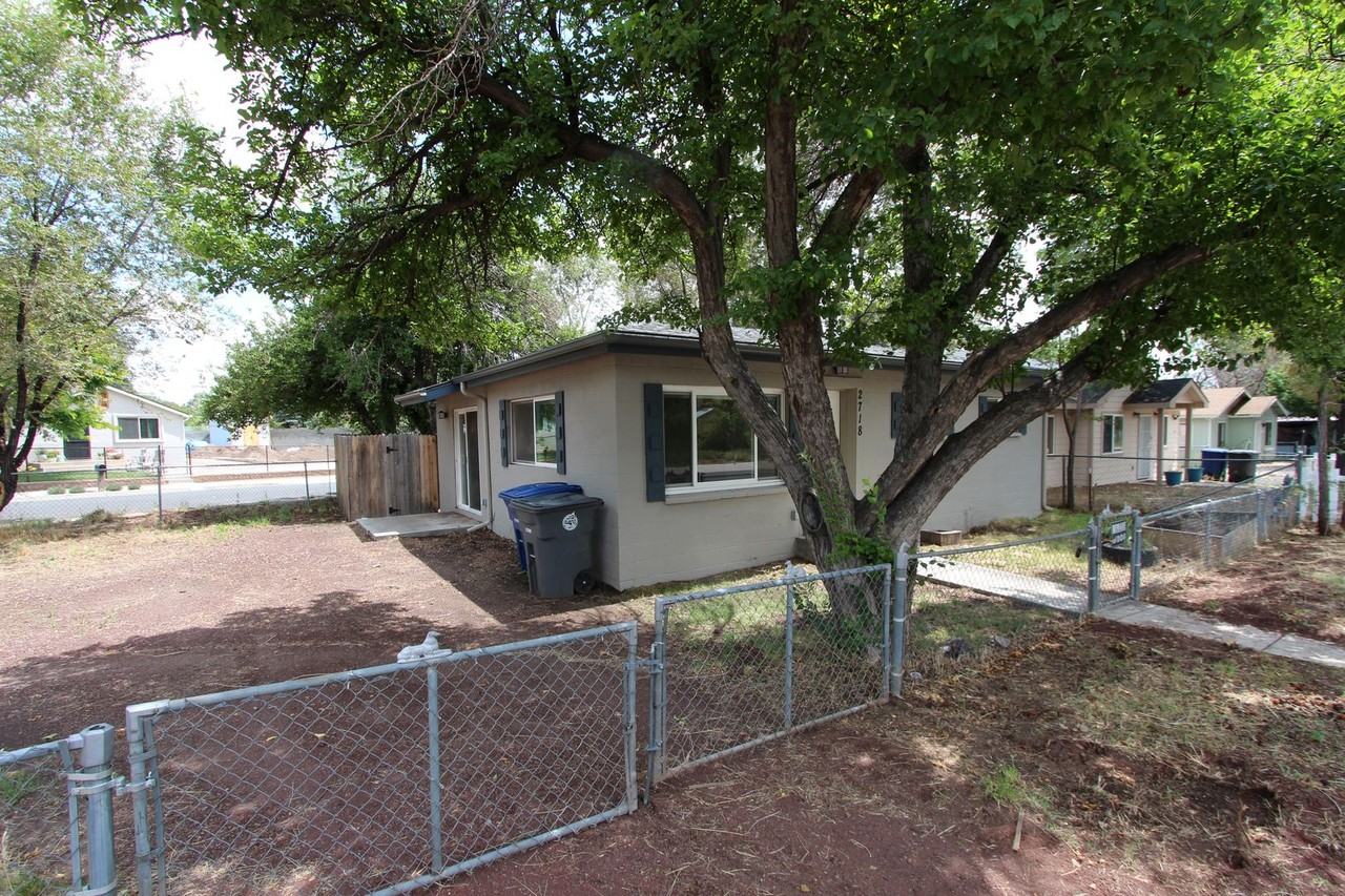 2718 N Main St - Photo 3 of 19