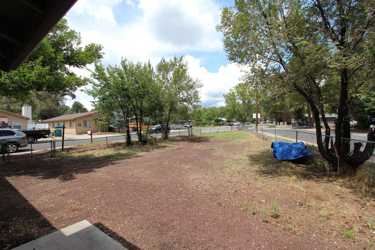 2718 N Main St - Photo 4 of 19