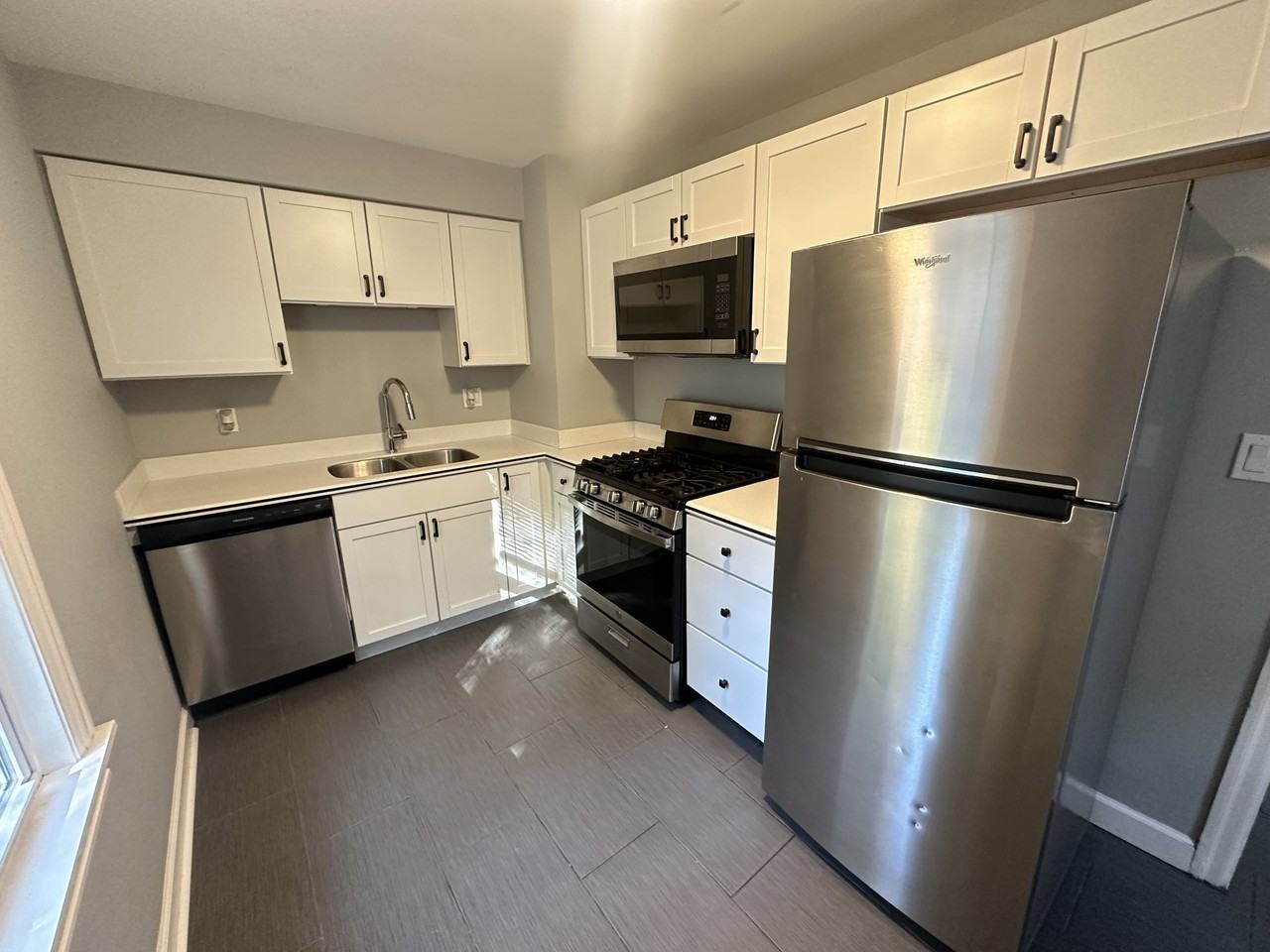 1720 Kilburn Ave - Photo 3 of 11