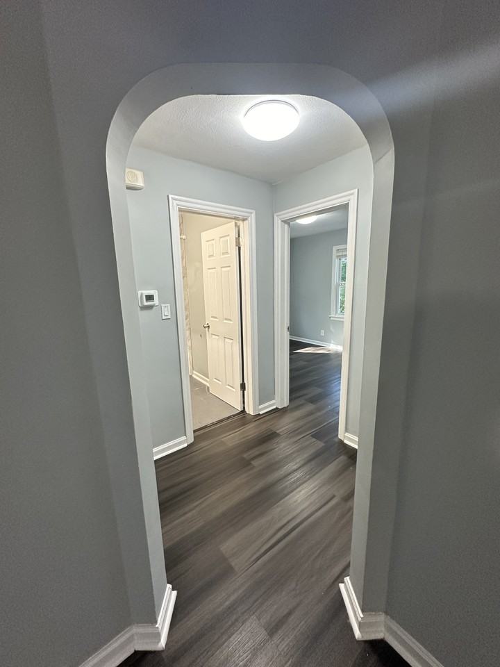 1720 Kilburn Ave - Photo 4 of 11