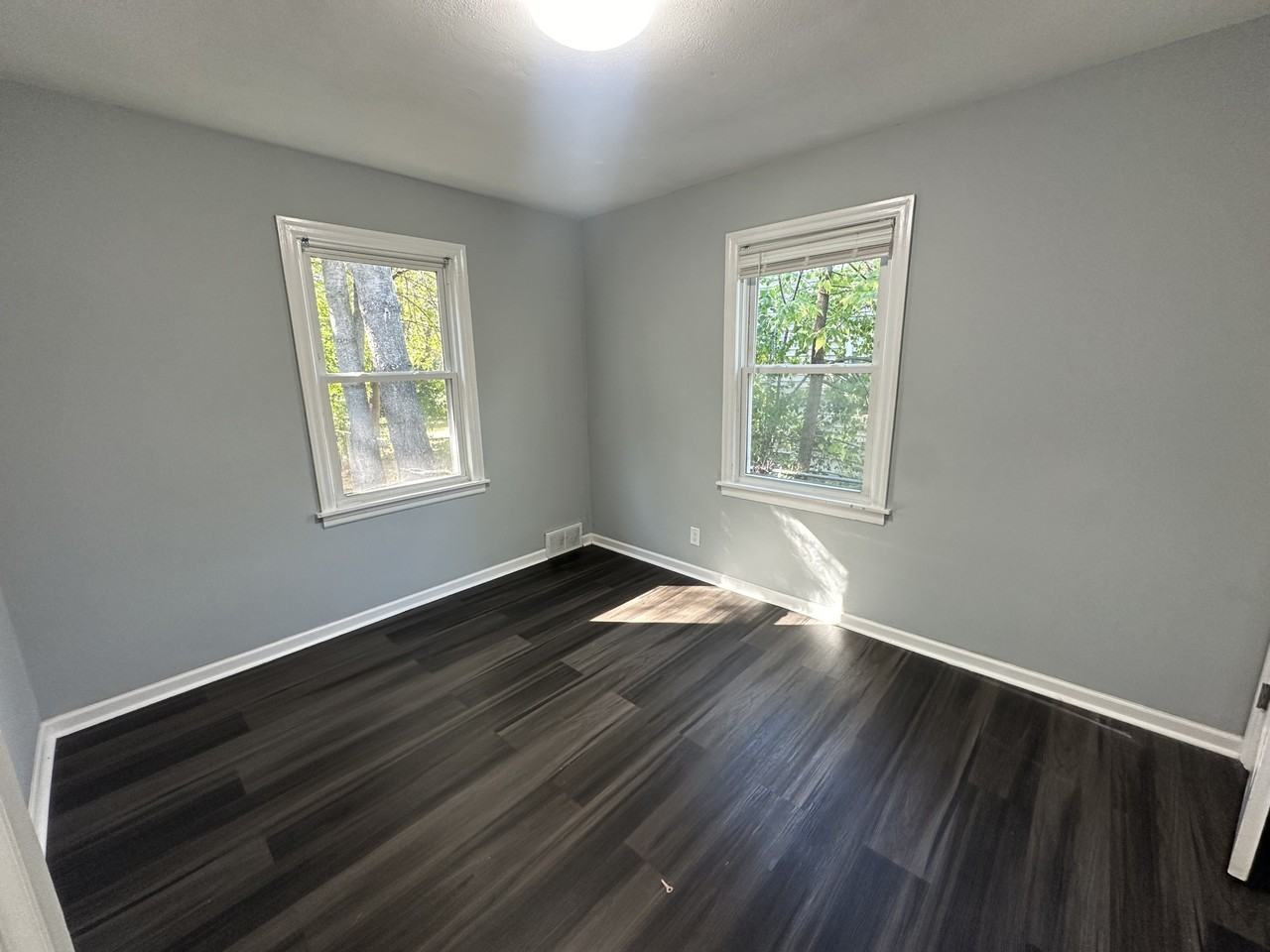 1720 Kilburn Ave - Photo 7 of 11