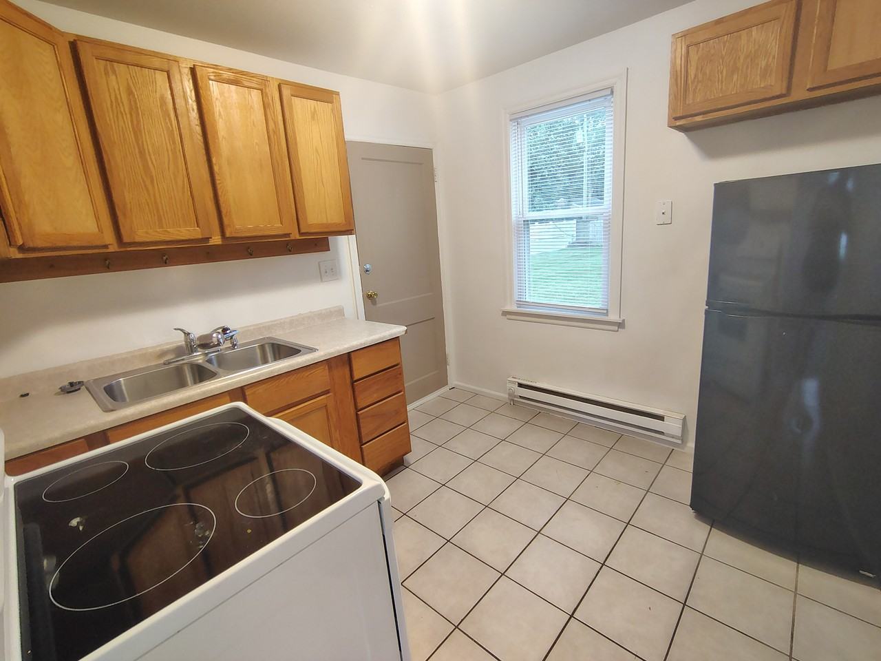 921 River Park Dr #1 - Photo 5 of 6