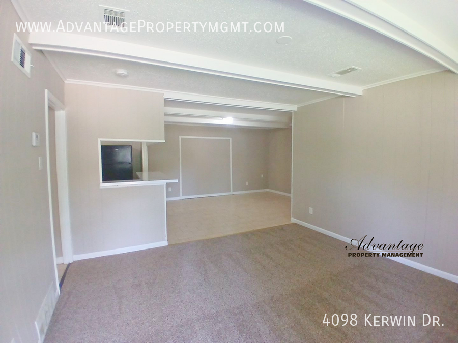 4098 Kerwin Dr - Photo 4 of 19