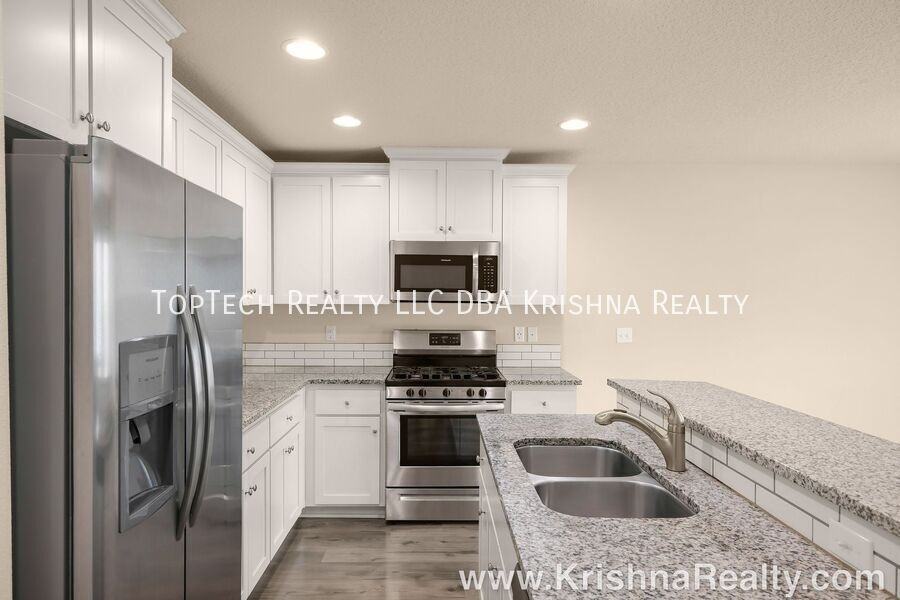 7443 Nw 164th Ave - Photo 5 of 23