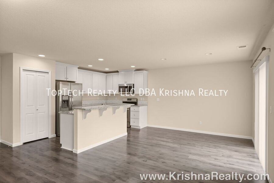 7443 Nw 164th Ave - Photo 6 of 23