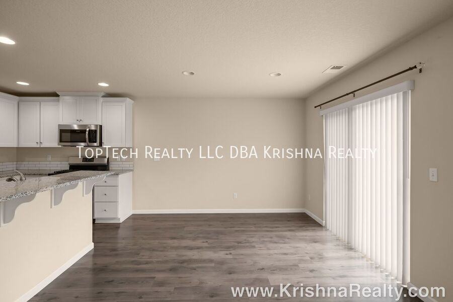 7443 Nw 164th Ave - Photo 7 of 23