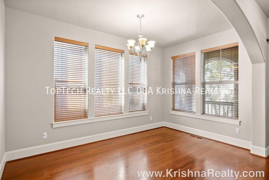 11322 Nw Kimble Ct - Photo 4 of 24