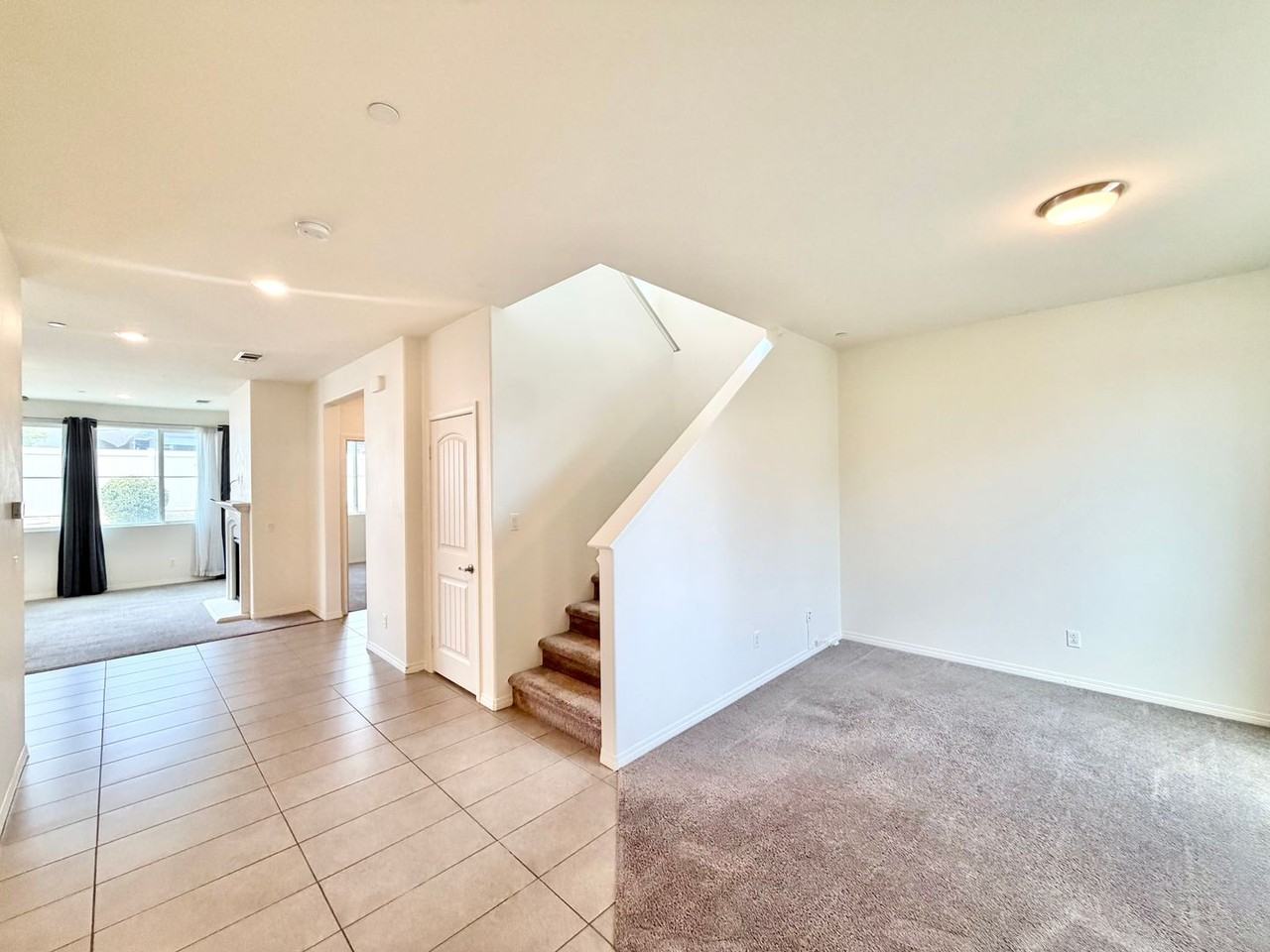 30136 Sutton Ct - Photo 5 of 36