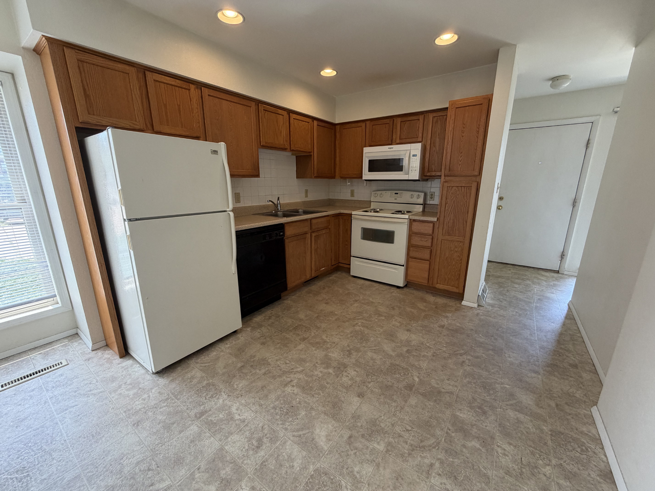 829 Southwest Blvd - Photo 5 of 50