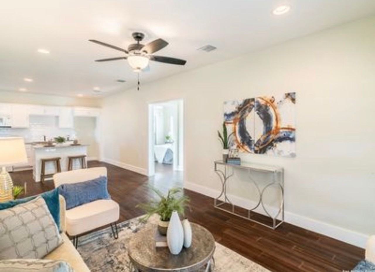 1226 Lamar St - Photo 6 of 11